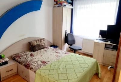 Apartament 3 camere | Basarabiei | Parcare |