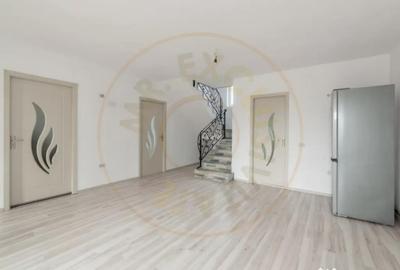 Casă cu 5 camere cu Garaj în Călinești - 14