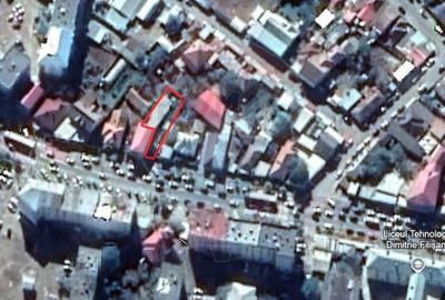 Spațiu comercial, de 250 mp, în Central - 3