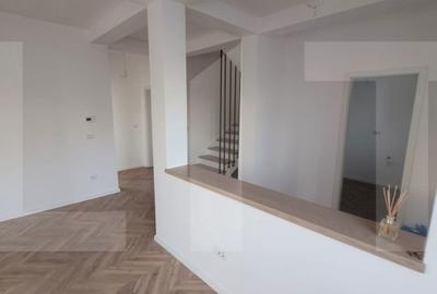 Casă cu 5 camere cu Teren 300 Mp în Merghindeal - 14