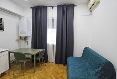 Garsonieră decomandată, mobilată în Universitate - 4