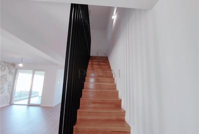 Duplex cu 4 camere cu Canalizare în Moșnița Veche - 4