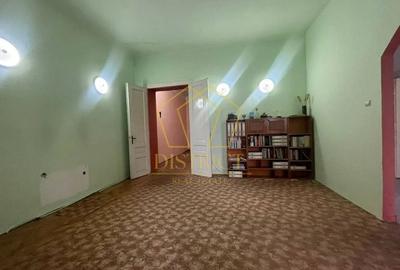 Apartament spatios in cladire istorica  cu gradina I Zona Centrala