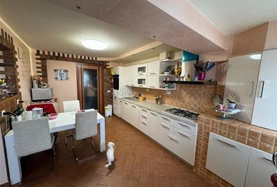 Apartament 3 camere, etaj 2, zona ultracentrala, renovat complet - 2