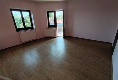 Vilă spațioasă cu teren generos, garaj, zonă ideală, direct proprietar Vilă spațioasă cu teren generos, garaj, zonă ideală, direct proprietar - 12