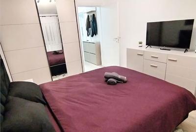 Apartament cu 3 camere decomandat, mobilat în Tractorul - 8