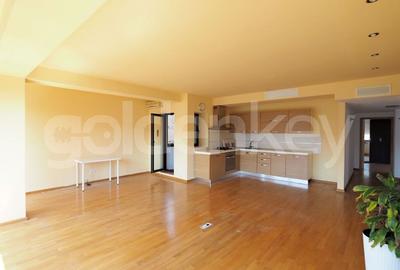 Apartament insorit cu 4 camere | garaj si boxa Apartament insorit cu 4 camere | garaj si boxa - 2