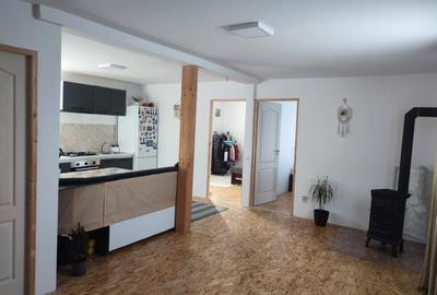 Teren la munte, priveliste superbă, zonă retrasă, casa mobila 80mp, CV - 4