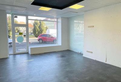 Spațiu comercial, de 60 mp, în Central - 2