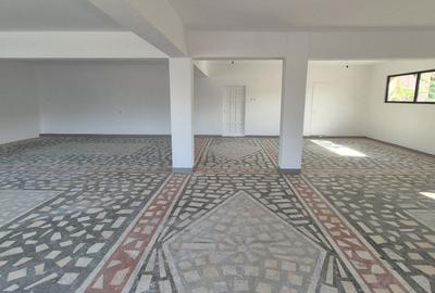 Spațiu comercial, de 390 mp, în Central - 1