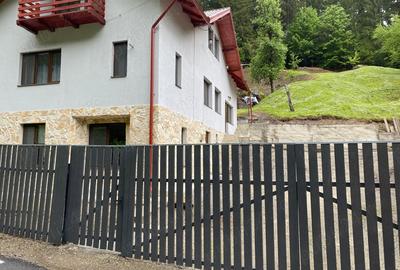 Casă cu 6 camere în Vadu Moților - 1