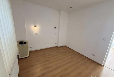 Apartament cu 6 camere decomandat în Central - 2