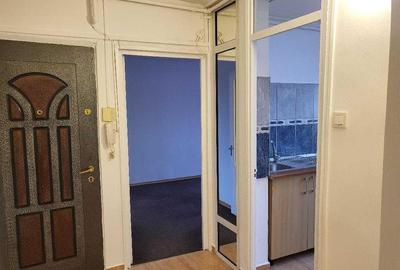 Apartament cu 2 camere decomandat în Republicii