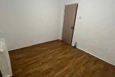 Apartament cu 3 camere în Alexandriei