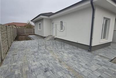 Duplex cu 4 camere cu Canalizare în Moșnița Nouă - 2