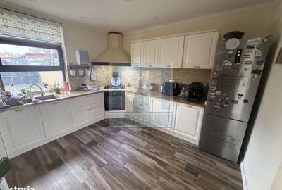 Casă cu 4 camere în Central