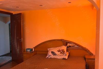 Apartament cu 3 camere decomandat în Rovinari - 1