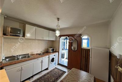 Apartament cu 2 camere decomandat, mobilat în Vasile Aaron - 9
