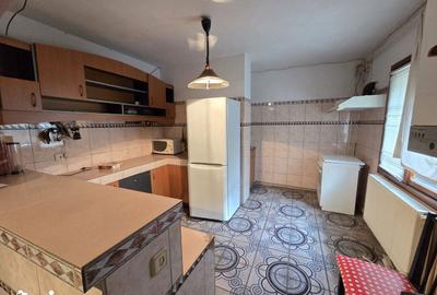 Apartament cu 4 camere decomandat în Micro 3