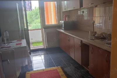 Garsonieră decomandată în Plopilor - 3