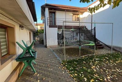 Casă cu 4 camere în Vânători - 5