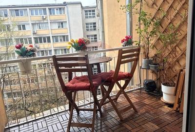 Apartament cu 3 camere semidecomandat, mobilat în P-ța Universității - 14