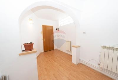 Apartament cu 2 camere de inchiriat in zona Domenii Apartament cu 2 camere de inchiriat in zona Domenii - 2