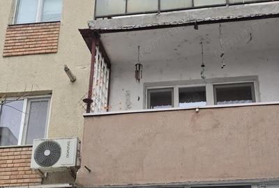 Apartament cu 3 camere decomandat în Alfa - 8