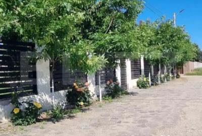 Casă cu 4 camere cu Teren 354 Mp în Central - 1