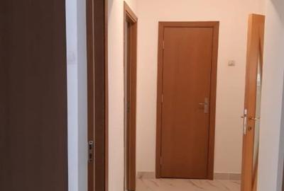 Apartament cu 3 camere decomandat în Decebal
