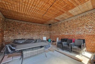 Casă cu Teren 680 Mp în Triaj - 2