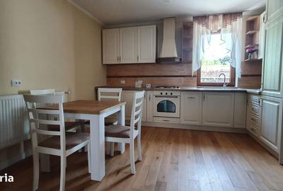 Casă cu 3 camere în Cetate