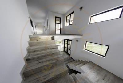 Casă cu 4 camere cu Canalizare în Bradu - 3