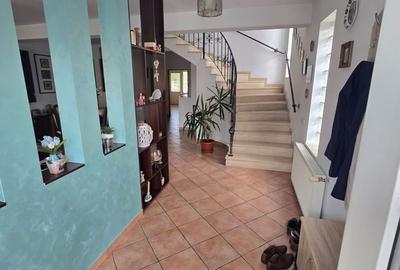 Casă cu 4 camere în Central - 4