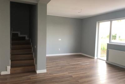Casă cu 5 camere cu Teren 500 Mp în Săbăreni - 12