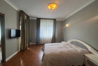 Pipera- Iancu Nicolae-Vila P+2 cu gradina  600 mp: gazon, vegetație matură, - 4