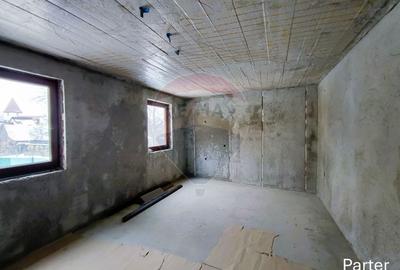 Casă/vilă spațioasă, centrală în Săliște, structură S+P+E+M - 7