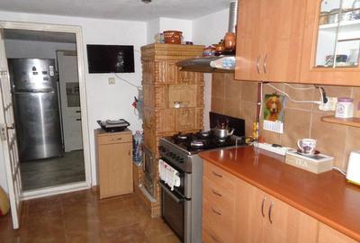 Casă cu Teren 968 Mp în Valea Călugărească - 1