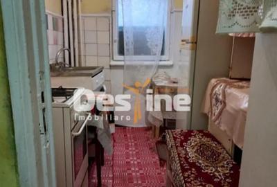 MIRCEA CEL BATRAN, Apartament 2 camere, semidecomandat, 58.9 - 3