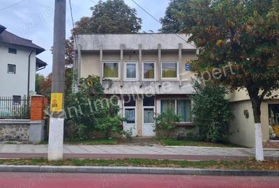 Spa?iu comercial de inchiriat in Curtea de Arge? vizavi de Manastirea Curtea de Arge?. - 1