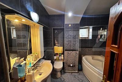 Apartament de vanzare, 95 mp, Strada Victoriei - 7