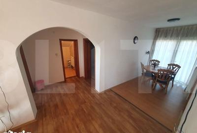 Casă cu 6 camere cu Teren 1600 Mp în Sânmihaiu Român - 7
