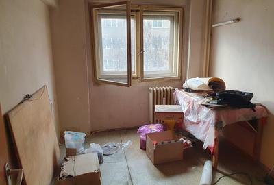 Drumul Taberei, Valea Ialomitei, vanzare 3 camere dec., 4/10, bl. '78 - 2