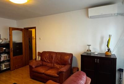 Apartament cu 3 camere decomandat, mobilat în 1 Mai - 14