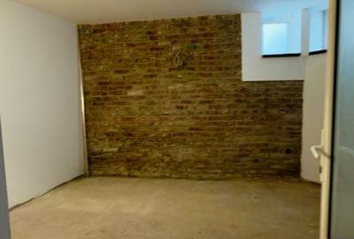 Apartament cu 3 camere decomandat în P-ța Unirii - 4