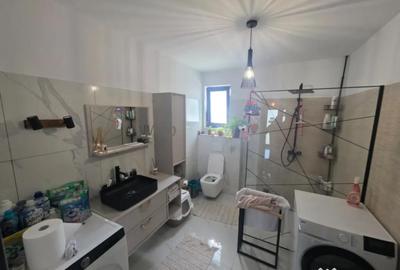 Casă cu 3 camere cu Teren 497 Mp în Central - 10