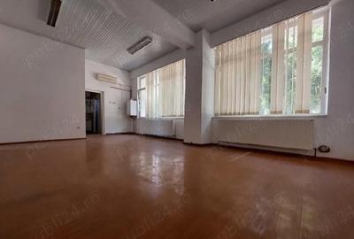 Spațiu comercial, de 60 mp, în Central - 1