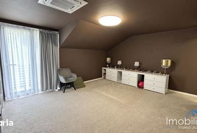 Casă cu 4 camere cu Teren 1200 Mp în Central - 12