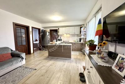 Apartament cu 3 camere semidecomandat, mobilat în Borhanci