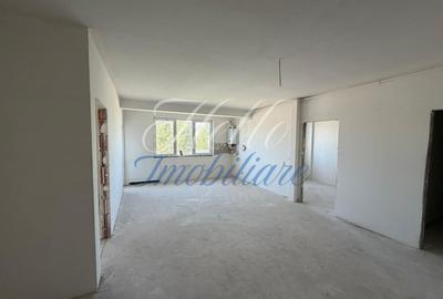 Apartament cu 3 camere semidecomandat în Florești
